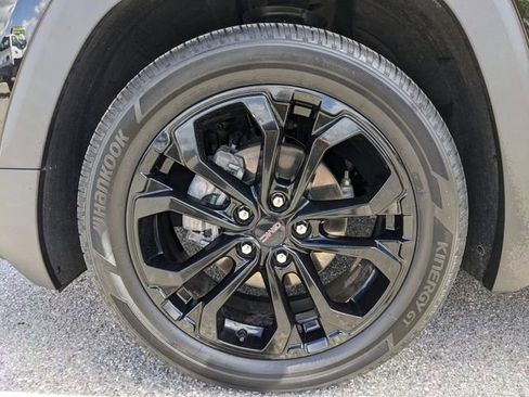 Used 2022 GMC Terrain SLE w/ Driver Convenience Package image 10