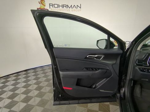 Used 2025 Kia Sportage EX FWD image 18