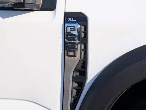 New 2023 Ford F550 4x4 SuperCab Super Duty image 8