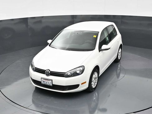Used 2010 Volkswagen Golf 4-Door FWD image 16