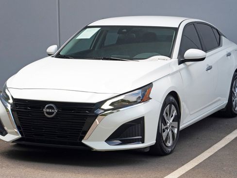 Used 2023 Nissan Altima 2.5 S FWD image 40