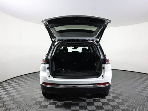 Used 2023 Jeep Grand Cherokee Limited image 27