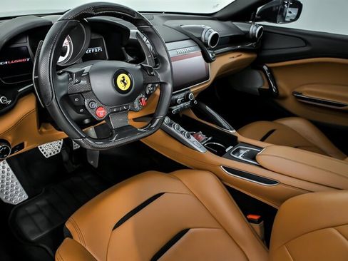 Used 2018 Ferrari GTC4Lusso T RWD image 19