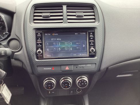 Used 2025 Mitsubishi Outlander Sport ES AWD/4WD image 19