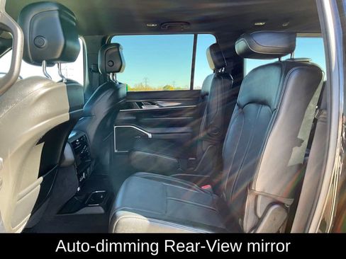 Used 2024 Jeep Wagoneer Series II image 14