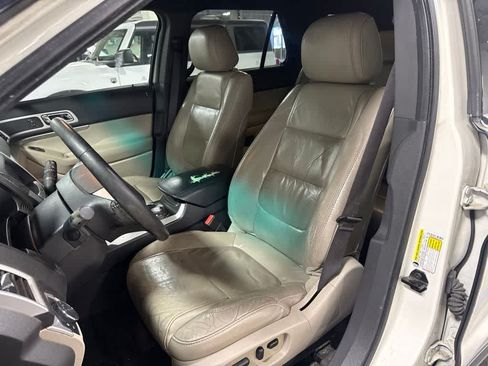 Used 2011 Ford Explorer XLT w/ 202A Rapid Spec Order Code AWD/4WD image 2