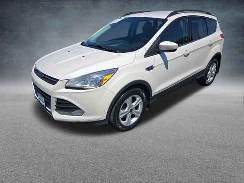 Used 2016 Ford Escape SE w/ Equipment Group 201A AWD/4WD image 3