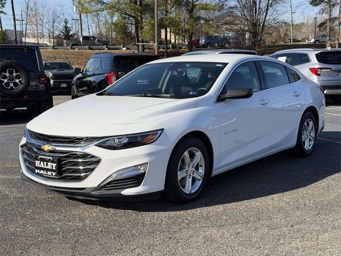 Used 2022 Chevrolet Malibu LS image 23