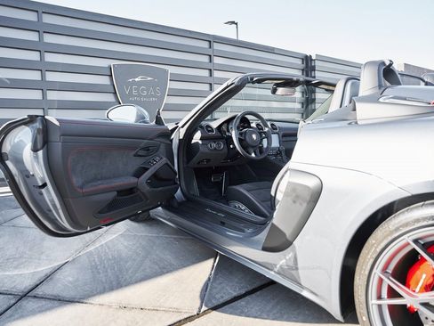 Used 2025 Porsche 718 Boxster Spyder RS w/ Accent Package Logos image 37