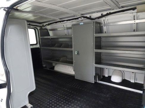 Used 2021 GMC Savana 2500 w/ Driver Convenience Package image 16