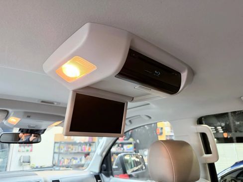 Used 2018 Toyota Sequoia Platinum image 30