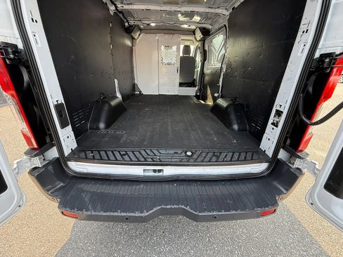 Used 2018 Ford Transit 250 130 Low Roof RWD image 46