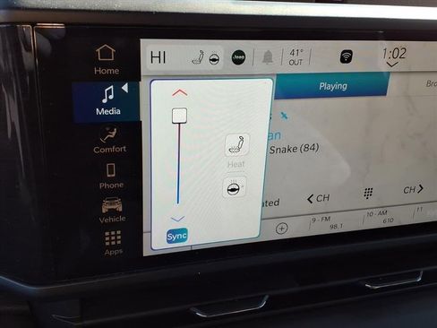 Used 2024 Jeep Gladiator Sport w/ Premium Package image 22