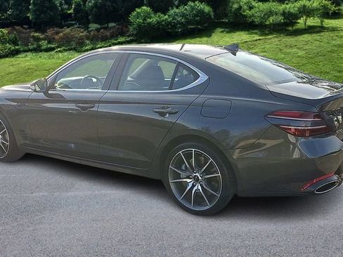 Used 2025 Genesis G70 2.5T image 6