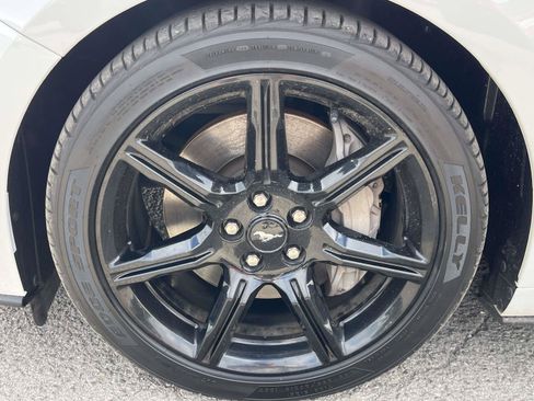 Used 2019 Ford Mustang GT w/ Black Accent Package RWD image 9