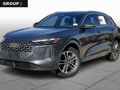 Certified 2025 Audi Q5 Premium w/ Convenience Package image 1