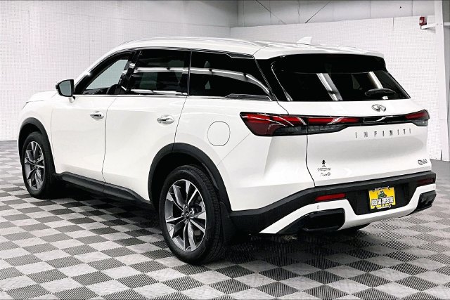 Used 2025 INFINITI QX60 Luxe AWD/4WD image 2