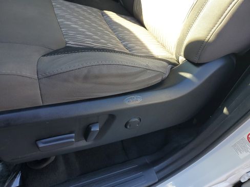 Used 2018 Toyota Tundra SR5 w/ SR5 Upgrade Package image 22