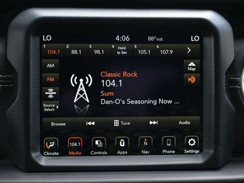 Used 2022 Jeep Gladiator Overland image 17