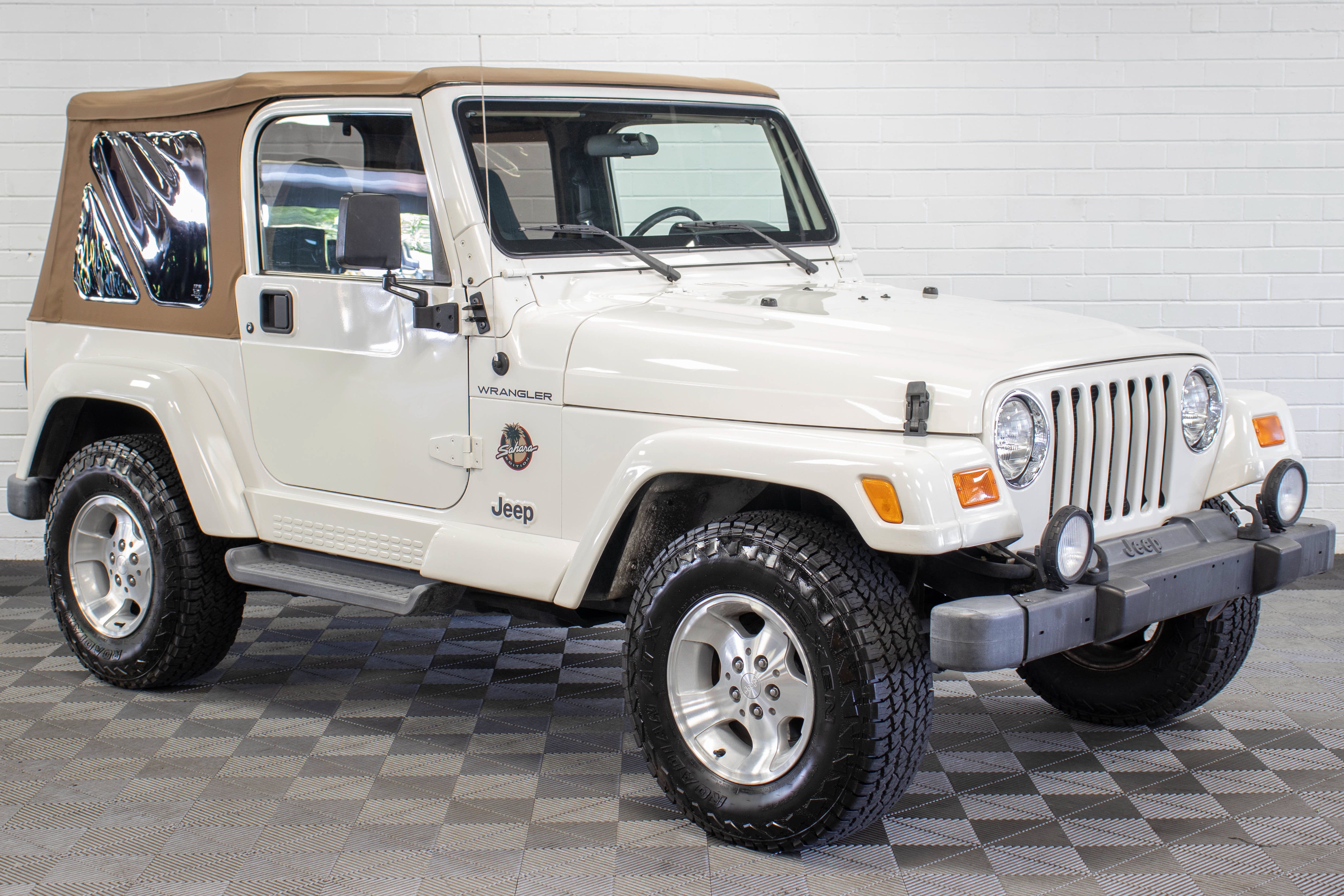 Used 2002 Jeep Wrangler Sahara AWD/4WD image 1