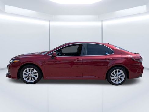 Used 2019 Toyota Camry LE FWD image 7
