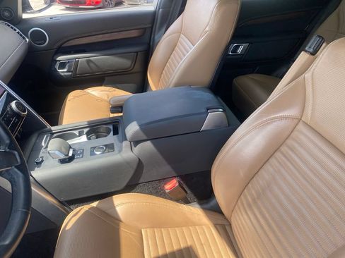 Used 2023 Land Rover Discovery Metropolitan Edition AWD/4WD image 13