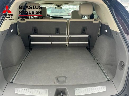 Used 2020 Cadillac XT5 Premium Luxury w/ LPO, Floor Liner Package AWD/4WD image 38