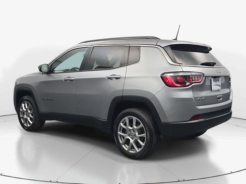 Used 2022 Jeep Compass Latitude AWD/4WD image 7
