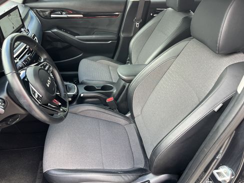 Certified 2022 Kia Seltos S image 17