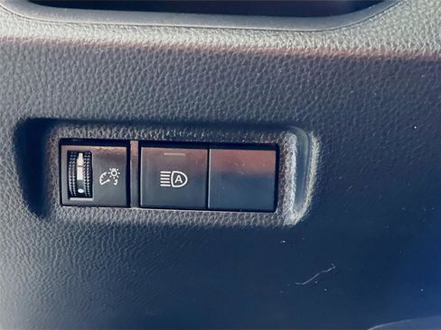 Used 2019 Toyota RAV4 LE w/ Carpet Mat Package image 14