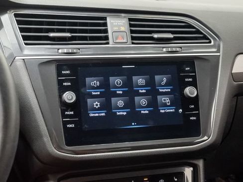 Used 2023 Volkswagen Tiguan SE FWD image 17