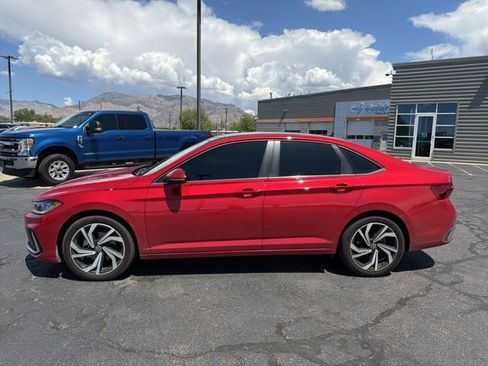 Used 2025 Volkswagen Jetta SEL FWD image 11