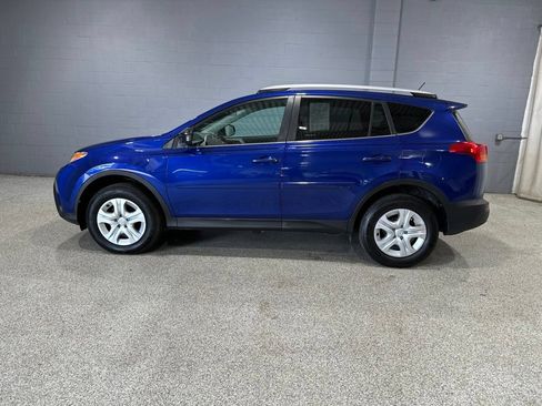 Used 2015 Toyota RAV4 LE w/ Four Season Floor Mat Package AWD/4WD image 5