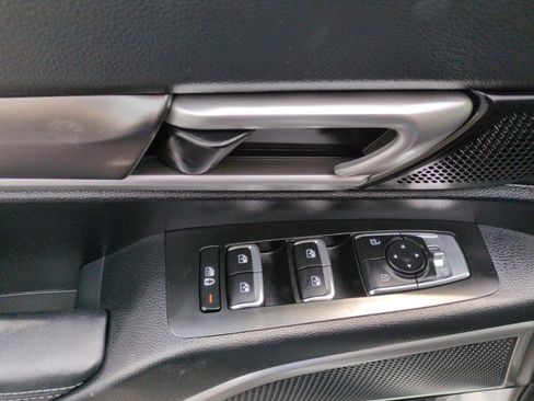 Used 2023 Kia Telluride S w/ S Sunroof Package FWD image 12