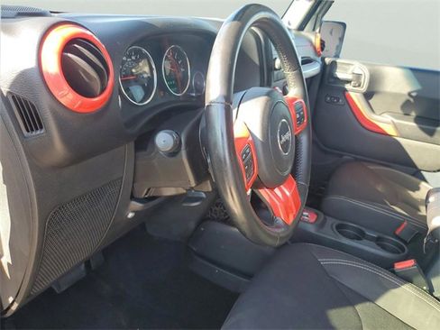 Used 2017 Jeep Wrangler Unlimited Sahara w/ Max Tow Package image 13