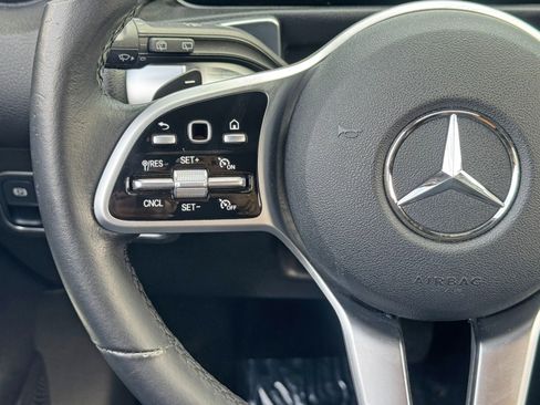 Used 2021 Mercedes-Benz GLB 250 4MATIC w/ Premium Package image 21