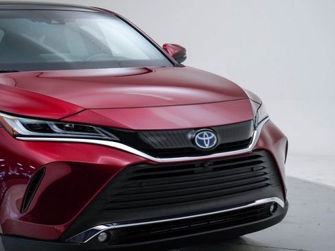 Used 2024 Toyota Venza Limited image 4