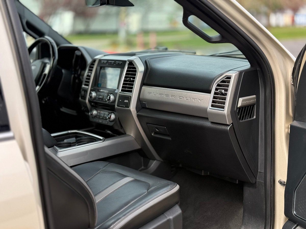 Used 2018 Ford F250 Platinum w/ Platinum Ultimate Package AWD/4WD image 19