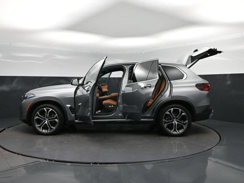Certified 2026 BMW X5 sDrive40i w/ Climate Comfort Package RWD image 42