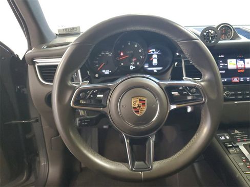 Used 2017 Porsche Macan image 18