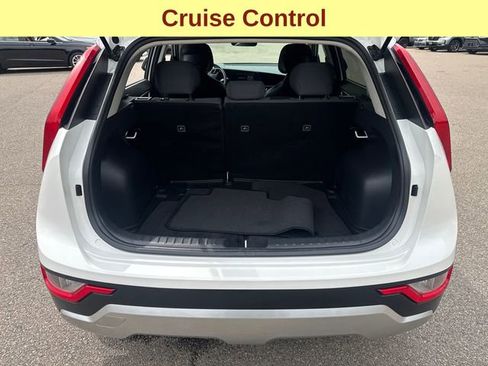 Used 2023 Kia Niro LX image 12