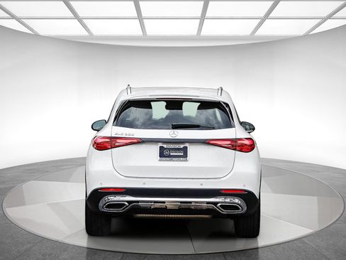 Certified 2025 Mercedes-Benz GLC 300 image 3