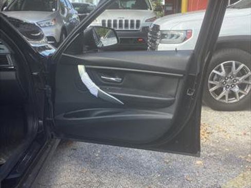 Used 2015 BMW 320i Sedan image 19