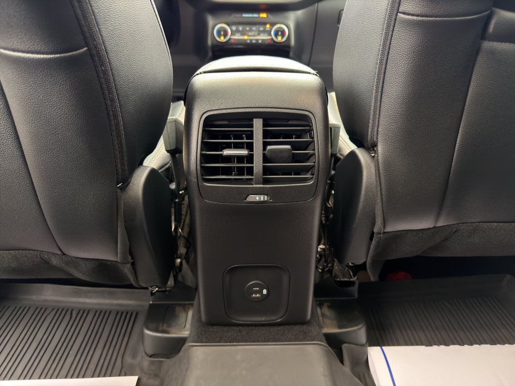 Used 2022 Ford Escape Titanium w/ Titanium Elite Package AWD/4WD image 18