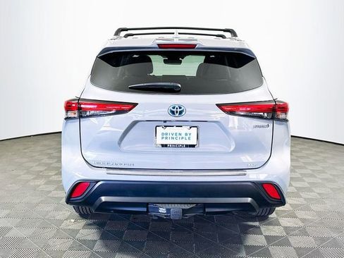 Certified 2023 Toyota Highlander Bronze Edition image 7