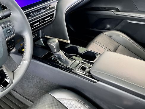 Used 2025 Toyota Camry XSE FWD image 15