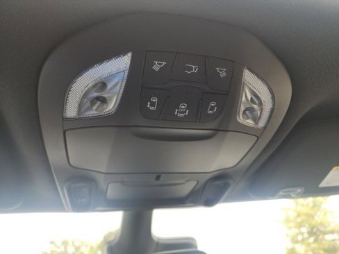 New 2026 Chrysler Pacifica Limited w/ S Appearance Package image 11