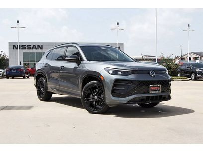 Used 2025 Volkswagen Tiguan SE R-Line