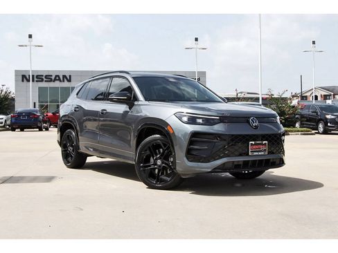 Used 2025 Volkswagen Tiguan SE R-Line AWD/4WD image 1