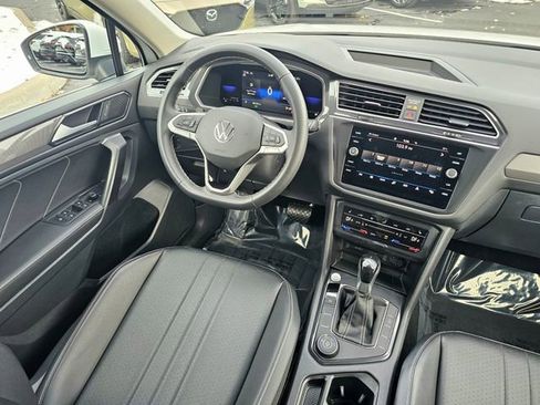 Used 2022 Volkswagen Tiguan SE image 29